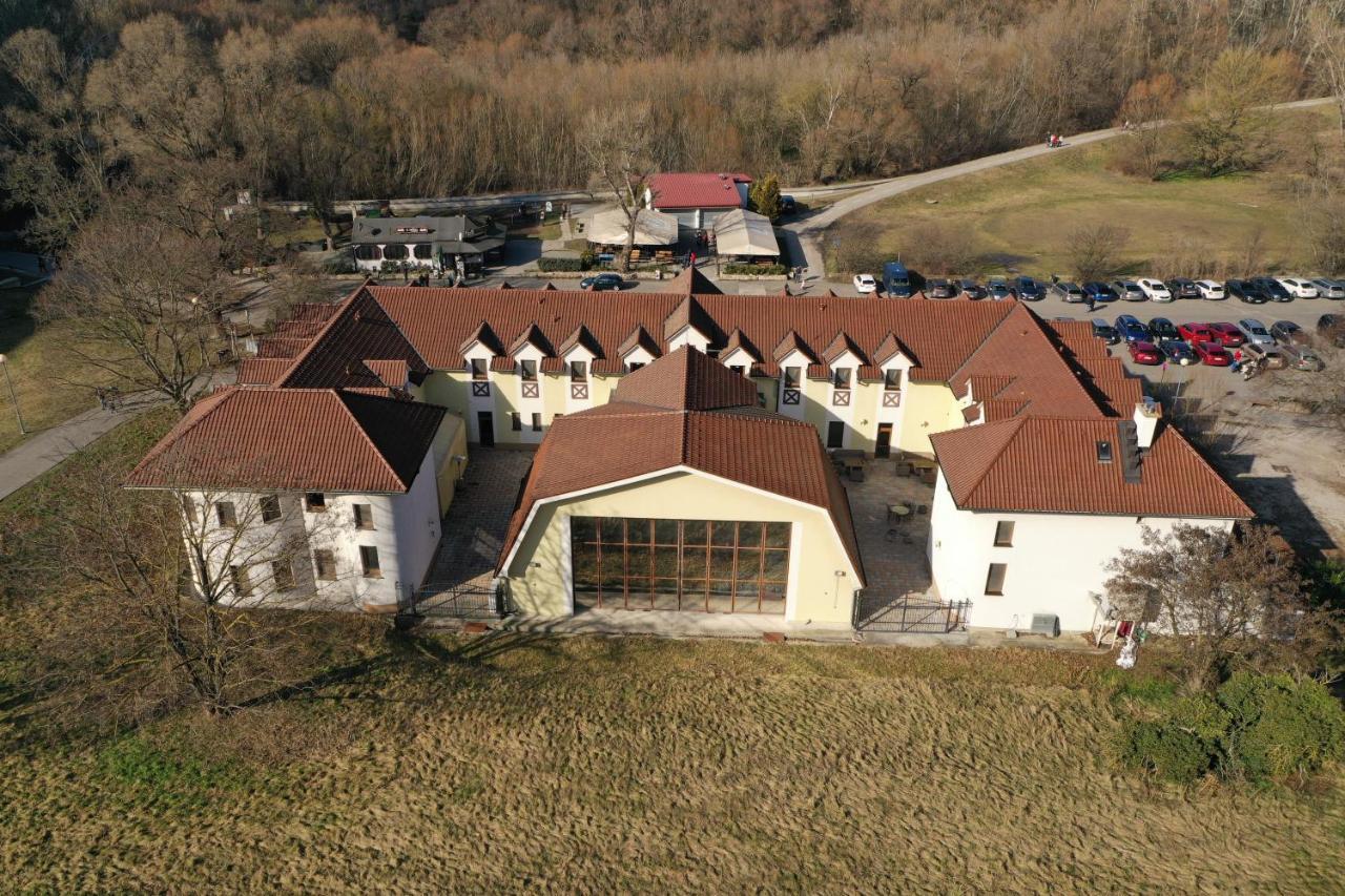 Hotel Hradna Brana Μπρατισλάβα Εξωτερικό φωτογραφία