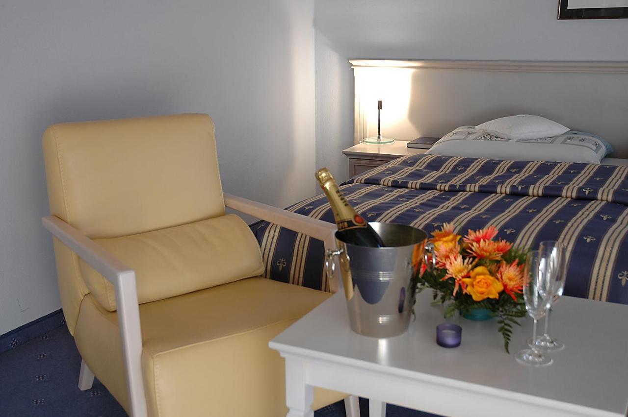 Hotel Hradna Brana Μπρατισλάβα Δωμάτιο φωτογραφία